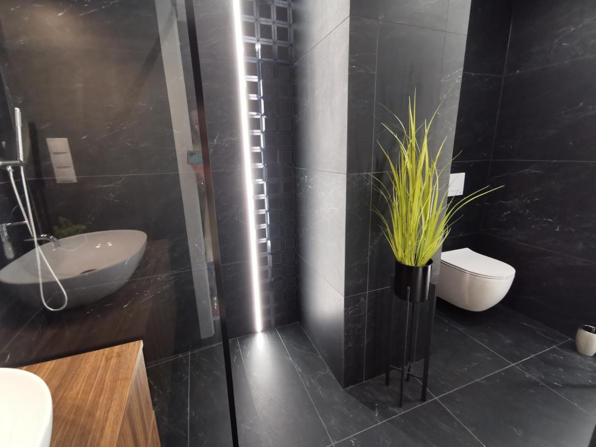 Apartamenty Kielce- Apartament Szmaragd Przy Zalew Kielecki, Faktura, Parking, Centrum Buitenkant foto
